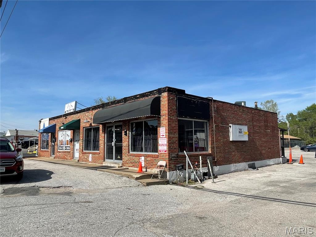 A commercial unit available for lease at $1,700/month. Excellent location and great visibility from the busy road of New Halls Ferry. Mixed use with 800 sq ft, open floor plan, half bath, basement, and 2 access doors. Ideal for professionl office, showroom, salon, and any type of retail stores. If desired, you may change the interior to explore your imagination and customize your needs. Lots of parking spaces at the back of the building. Tenant pays electric and gas. Landlord pays water, sewer, common area, and general maintenance. All potential tenants must complete an application. One year minimum lease. First month’s rent and security deposit of $1,700 equals to one month’s rent are due at signing. Don't miss out!