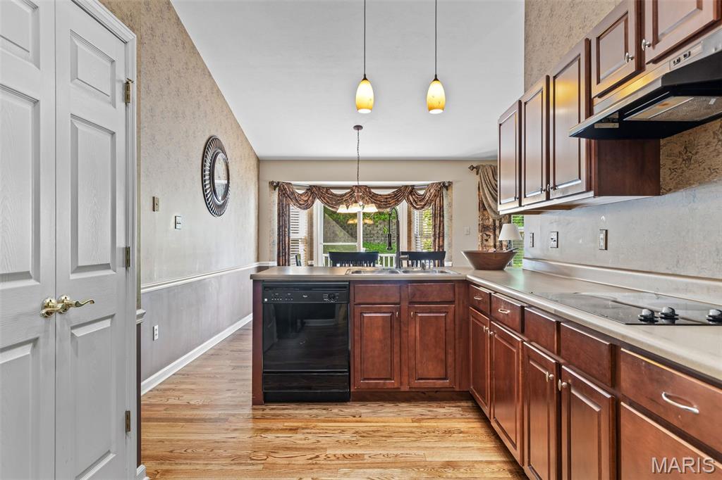 Villas At Woodridge - Residential
