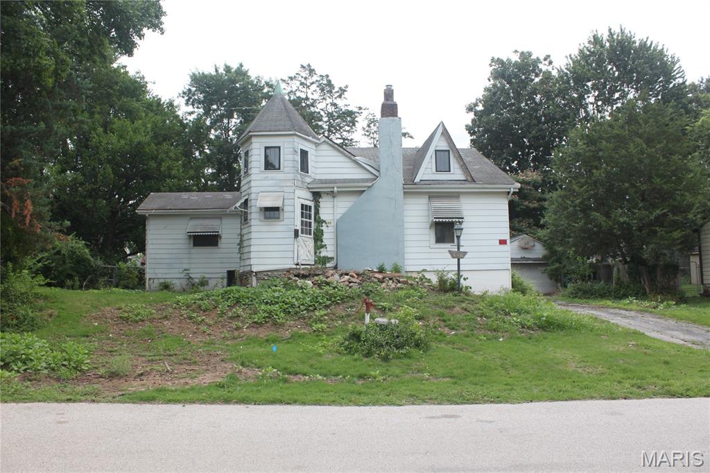 Lots 446, 448, and 452 are included in this listing. Exceptional Kirkwood build opportunity! Discover one of the area's rare opportunities to build a custom home on a premium 105’ x 100' homesite in one of Kirkwood's most sought-after established neighborhoods. The existing residence is being offered as-is for lot value, creating the perfect canvas for your dream home. To-be-built pricing with Schindler Homes starts at $1,279,000, featuring a thoughtfully designed custom plan, with opportunities to personalize finishes, floorplans, and, in many cases, accommodate an optional three-car garage (subject to final design and municipal approvals). Buyers also have the flexibility to bring their own builder if preferred. Ideally located just minutes from award-winning Kirkwood schools, parks, shopping, dining, and downtown Kirkwood, this is a rare opportunity to enjoy new construction in a location where homesites are increasingly difficult to find.