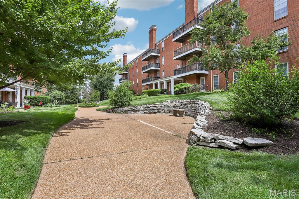 Manor Condo At Oxford Hill The - Residential