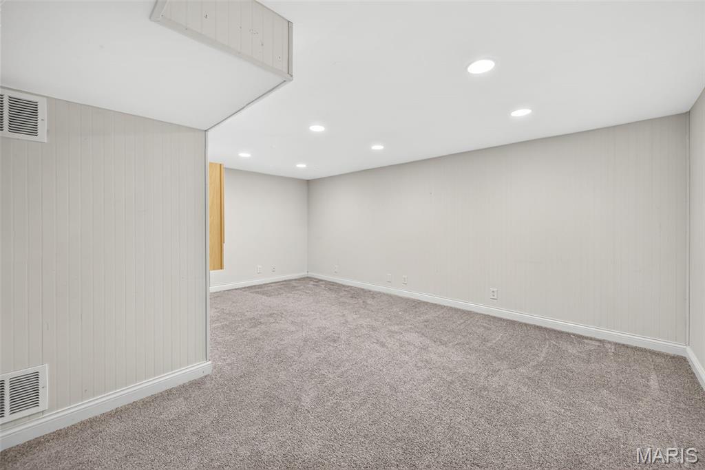 Hidden Meadow Condo 9 - Residential Lease
