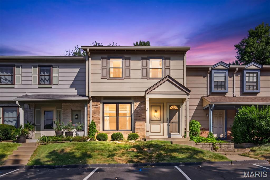 Available now! Beautifully remodeled and move-in ready townhome in the desirable Hidden Meadows community. This 3-bedroom, 2.5-bath home features a remodeled kitchen , updated bathrooms, new LVP flooring, and a finished lower level with brand-new carpet.
The primary suite includes a private bath and walk-in closet. Enjoy a private deck overlooking mature trees, two reserved parking spaces, and community amenities including a pool, clubhouse, tennis courts, and basketball court.
Conveniently located near I-270, Manchester Road, shopping, restaurants, Queeny Park, and Parkway Schools.
This home offers privacy, quality updates, and an unbeatable location. Schedule your showing today!
LEASE TERMS:
- Min 18 month lease with option to renew if in good standing.
-Tenant(s) pays all utilities that are not covered by HOA
-See lease agreement for all terms and conditions.
-Pets are based on owner approval and additional fees/deposit.
REQUIREMENTS:
-Total move-in cost of $4000. (Security Deposit: $2,000 plus first month's rent: $2,000)
-No evictions, actions or judgments due to non-payment of rent or property damage to previous rental properties.
-No smoking.