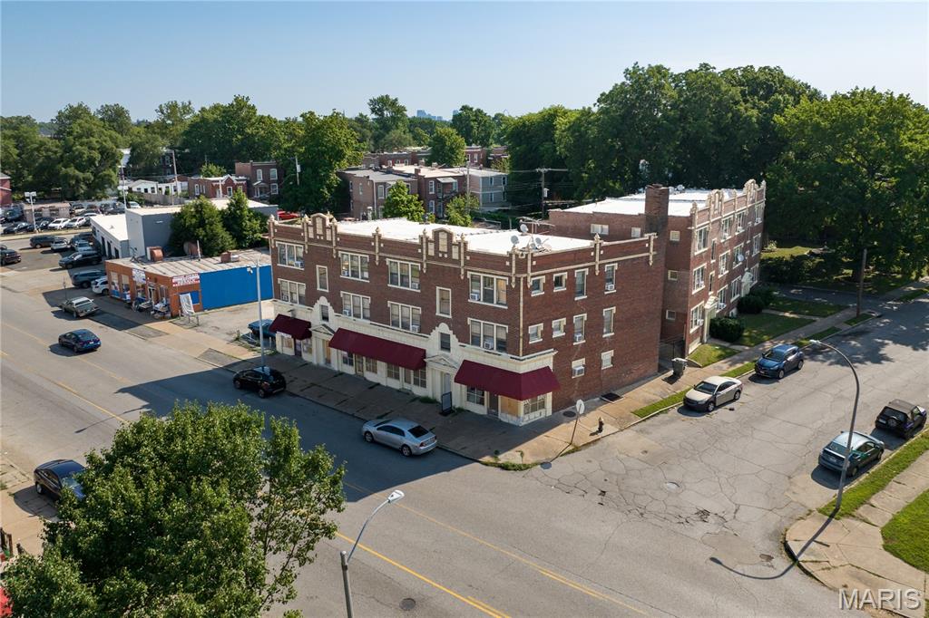 Prime 24-unit investment opportunity in the heart of Dutchtown South! 4054–4064 S. Grand Blvd. & 3465–3467 Gasconade St. feature two well-maintained, historic properties (1926) offering a blend of classic architectural charm and updated interiors. Ideally situated with convenient access to major roadways, public transit, and just minutes from downtown St. Louis, this location is highly attractive to tenants. Close proximity to major employers, hospitals, and universities including Saint Louis University and Harris-Stowe State University enhances rental demand. The Dutchtown submarket boasts strong occupancy history, providing stable cash flow with additional upside through rent growth under new ownership. Exceptional value-add or turnkey portfolio expansion opportunity in a high-demand rental corridor.