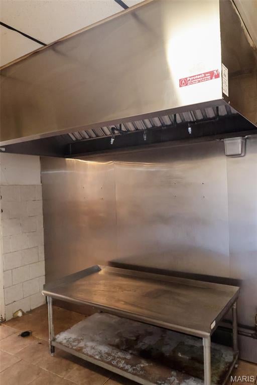 Gravois Loughborough Add - Commercial Lease