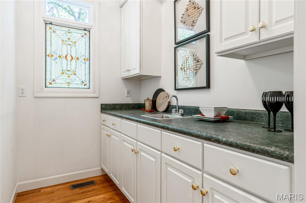 Manderleigh Of Town & Country - Residential