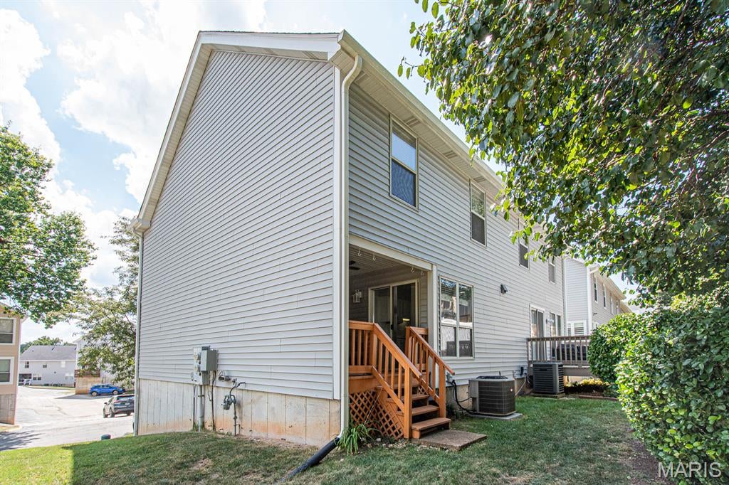 Spring Hill Farm Condo 22nd - Residential