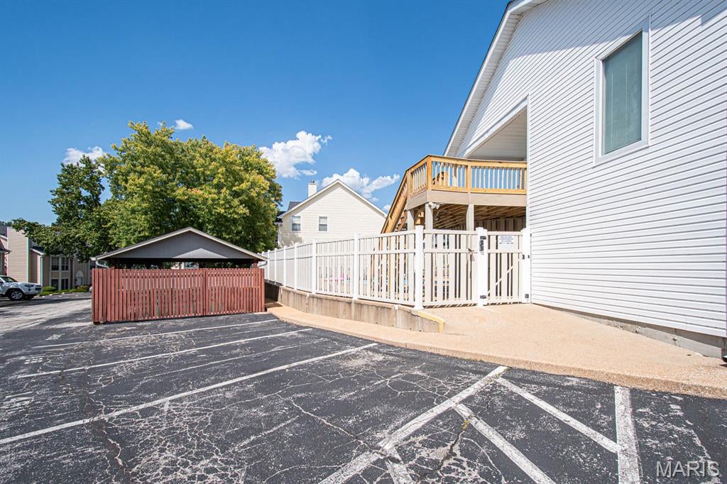 Spring Hill Farm Condo 22nd - Residential