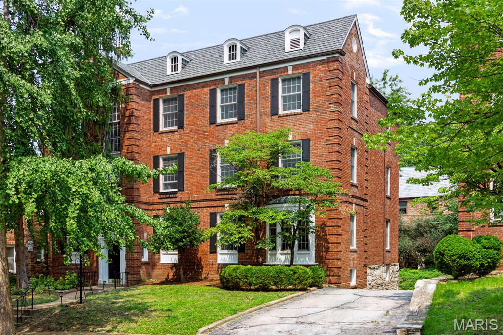 Wellington Way Condo - Residential