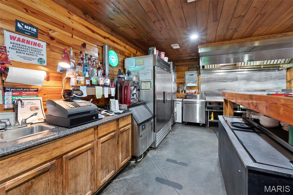n/a - Commercial Sale