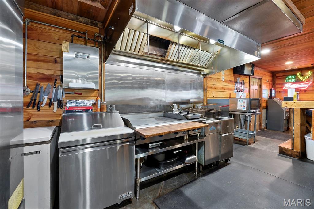 n/a - Commercial Sale