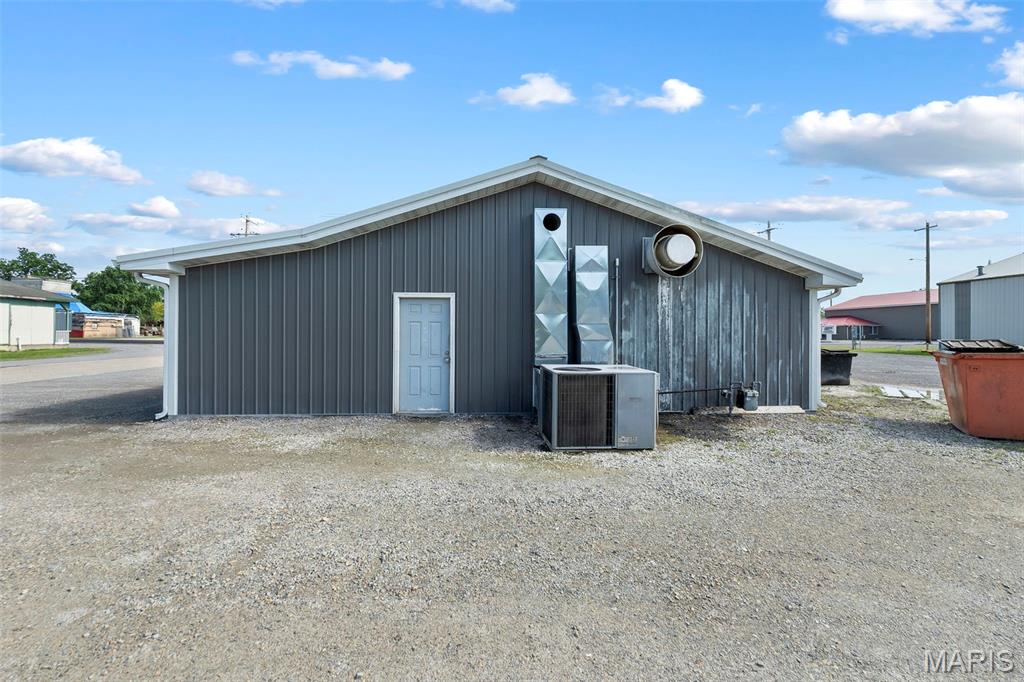 n/a - Commercial Sale