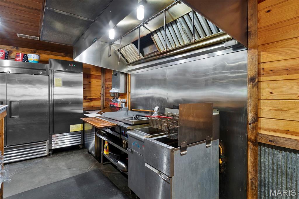 n/a - Commercial Sale