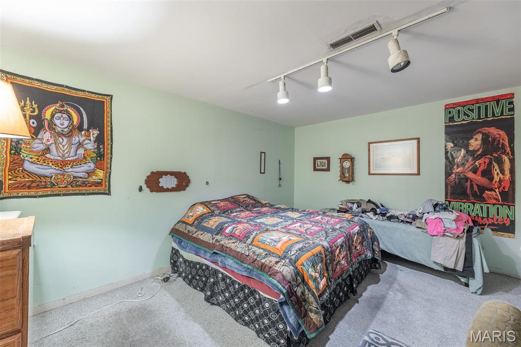Russells Add - Commercial Sale