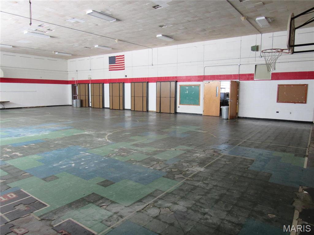 Not in a subdivision - Commercial Sale