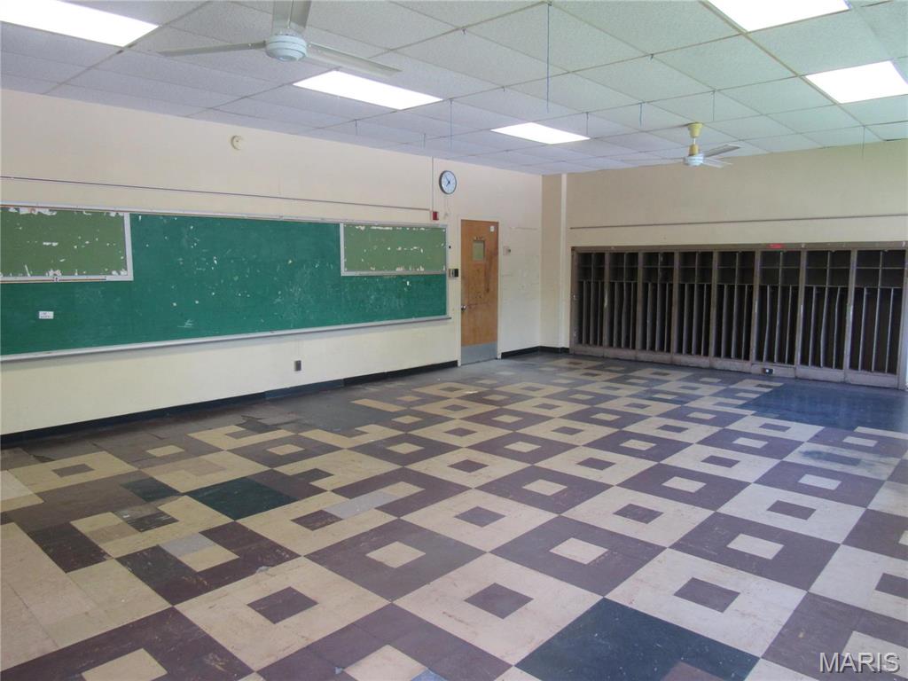 Not in a subdivision - Commercial Sale