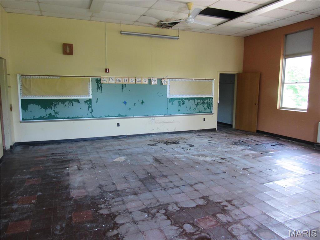 Not in a subdivision - Commercial Sale