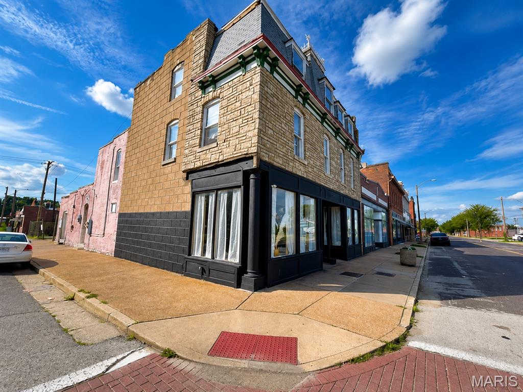 City of St. Louis - Commercial Sale
