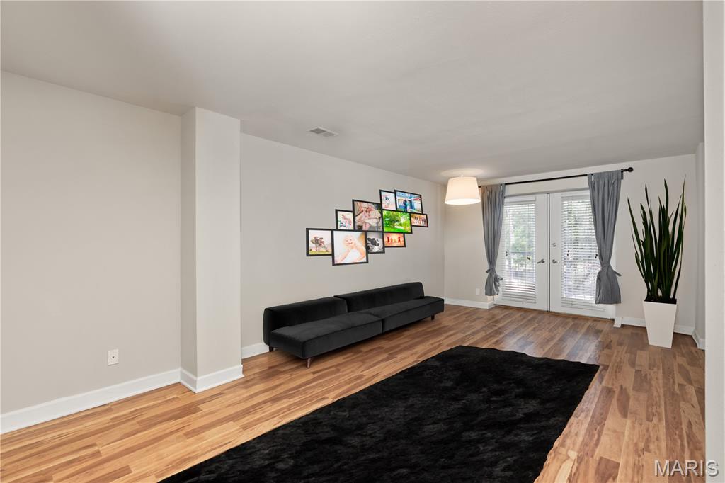 Pershing Ave Condo - Residential Lease