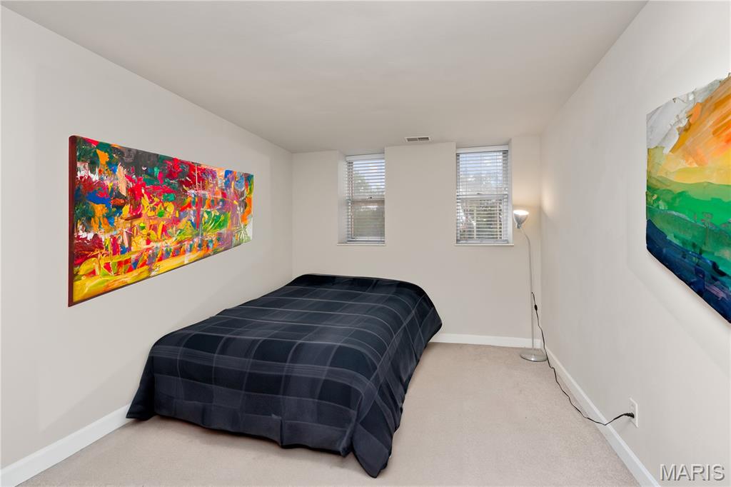 Pershing Ave Condo - Residential Lease