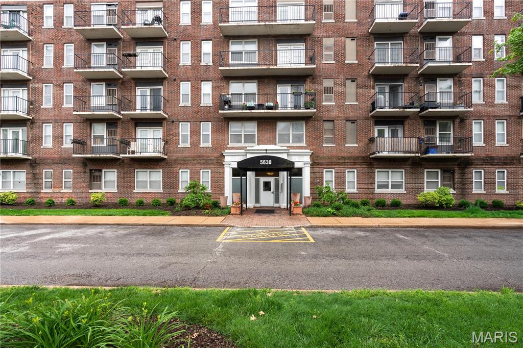 Pershing Ave Condo - Residential Lease