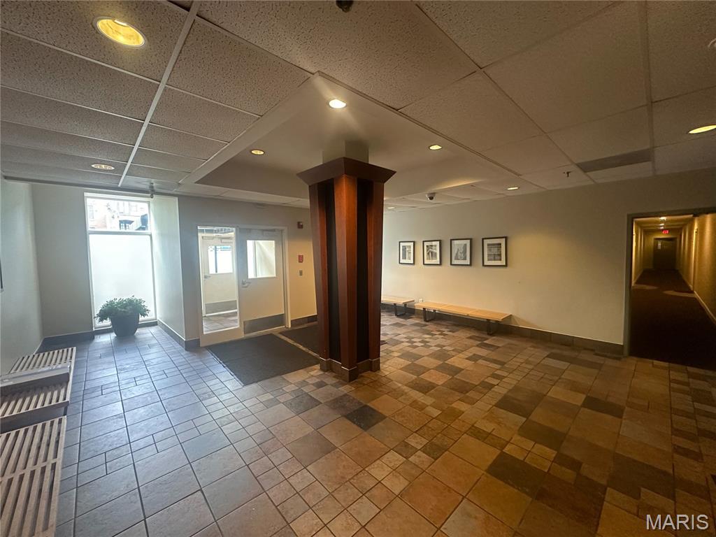 Pershing Ave Condo - Residential Lease