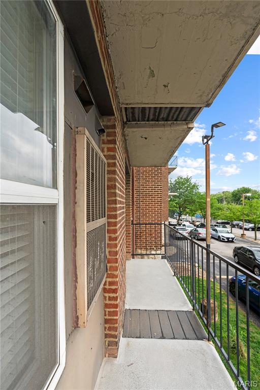 Pershing Ave Condo - Residential Lease