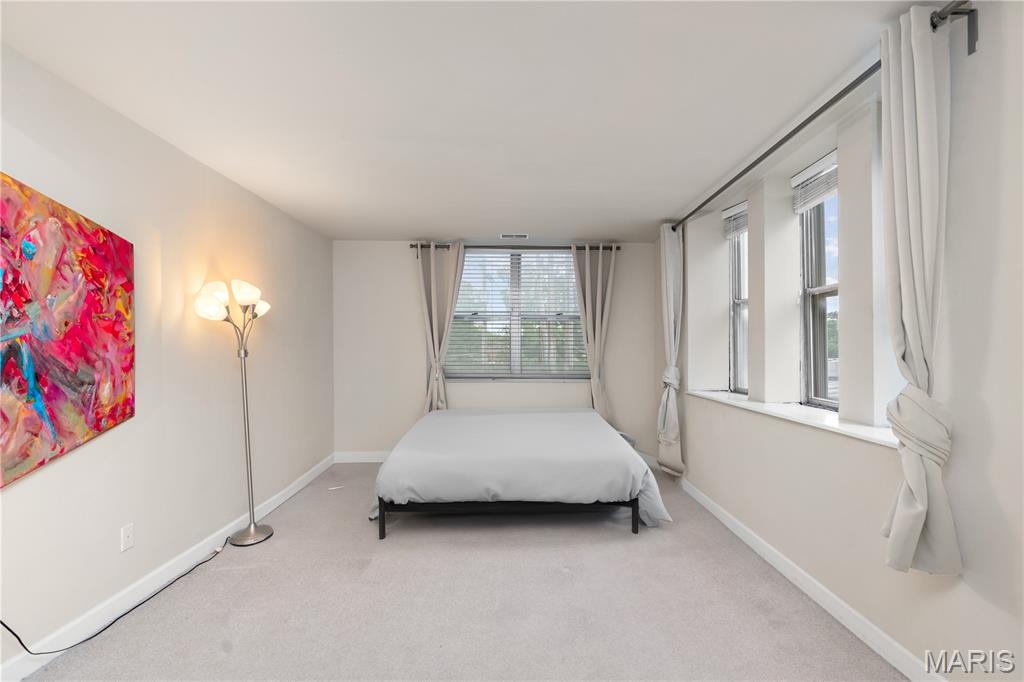 Pershing Ave Condo - Residential Lease