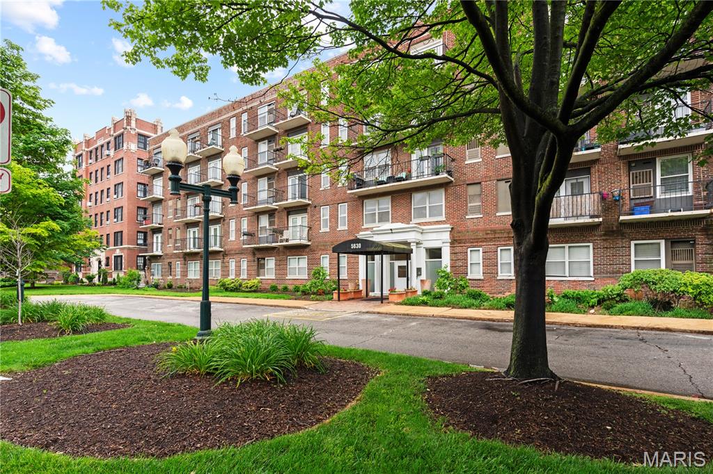 Pershing Ave Condo - Residential Lease