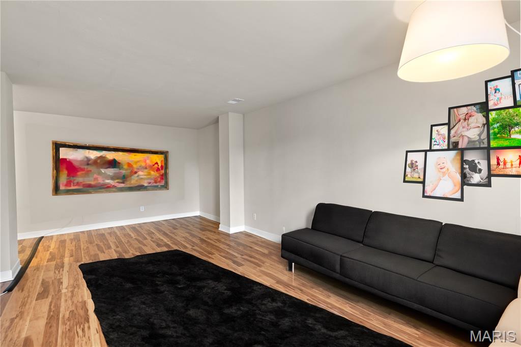 Pershing Ave Condo - Residential Lease