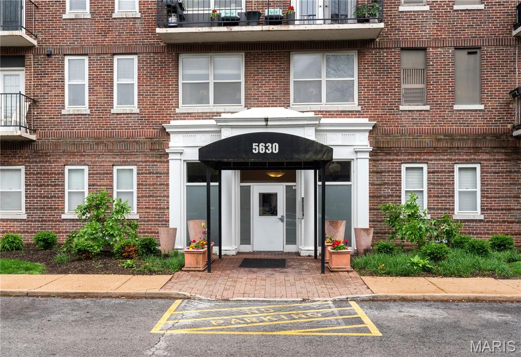 Pershing Ave Condo - Residential Lease