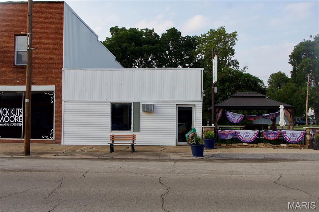 Ready to Open Your Doors? Your Next Business Starts Here!
If you've been dreaming about owning your own business or relocating to a space that's ready to welcome customers, take a look at 129 W. Yoakum Ave., Chaffee, MO 63740!
Offering 2,279 square feet of move-in ready commercial space, this super cute building gives you the opportunity to get to work without waiting on major renovations. Whether you're opening a boutique, salon, office, studio, coffee shop, specialty retail store, or another professional business, this property offers the charm and flexibility to bring your vision to life.
One thing I love about Chaffee is seeing local businesses thrive. It's a growing community where people genuinely support local entrepreneurs, and that's something you don't find everywhere. As new families and businesses continue to invest in Chaffee, there's never been a better time to establish your presence in a town that's proud to shop local and support its neighbors.
Located right in the heart of downtown on W. Yoakum Avenue, you'll enjoy excellent visibility, easy access, and the opportunity to become part of Chaffee's welcoming business community.
Property Highlights:
2,279 Square Feet
Move-in Ready
Charming Storefront with Great Curb Appeal
Perfect for Retail, Professional Office, Salon, Boutique, Studio, or Service Business
Prime Downtown Chaffee Location
Excellent Opportunity to Grow Your Business
Every successful business starts with the right location—and this one is ready for your ideas to come to life.

129 W. Yoakum Ave., Chaffee, MO 63740
Whether you're launching your first business, expanding your current operation, or investing in commercial real estate, I'd love to show you everything this property has to offer. Let's make your business goals a reality!