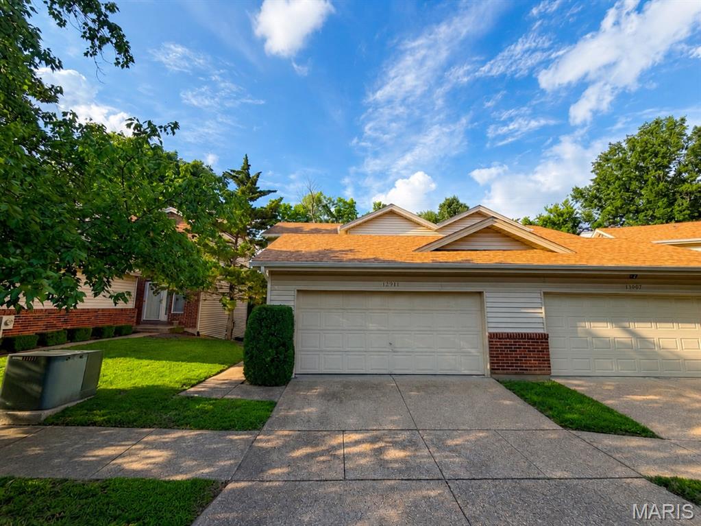 Banyan Twnhms - Residential