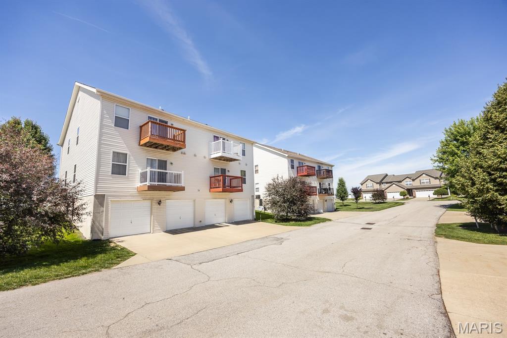 Carlyle Lndg/Ftn Place Add Condo - Residential