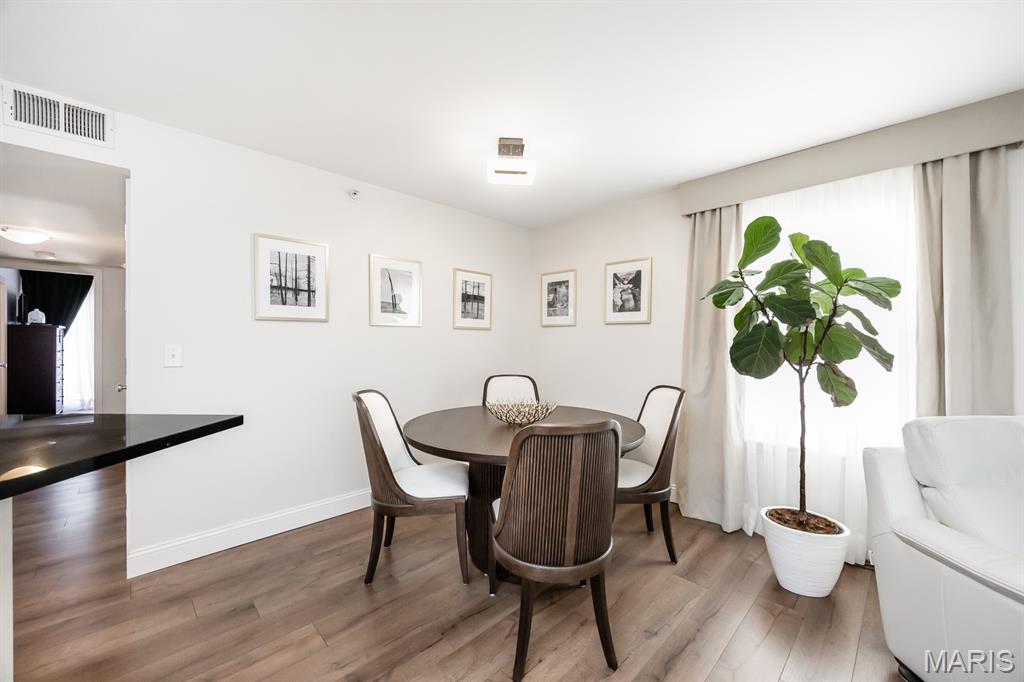 Carlyle Lndg/Ftn Place Add Condo - Residential