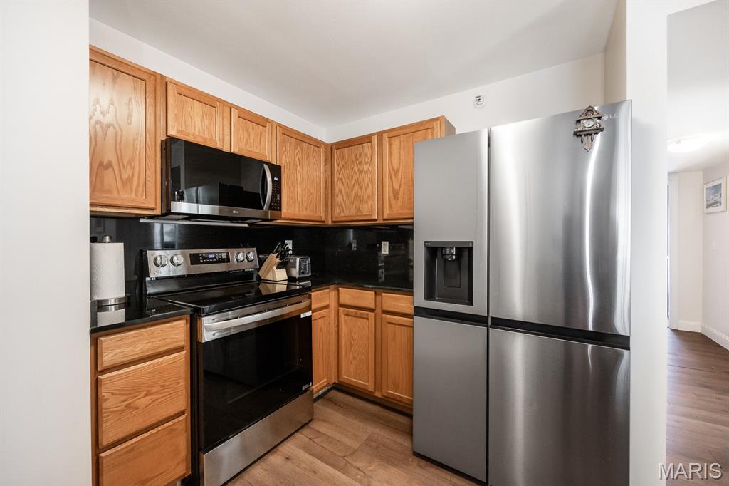 Carlyle Lndg/Ftn Place Add Condo - Residential