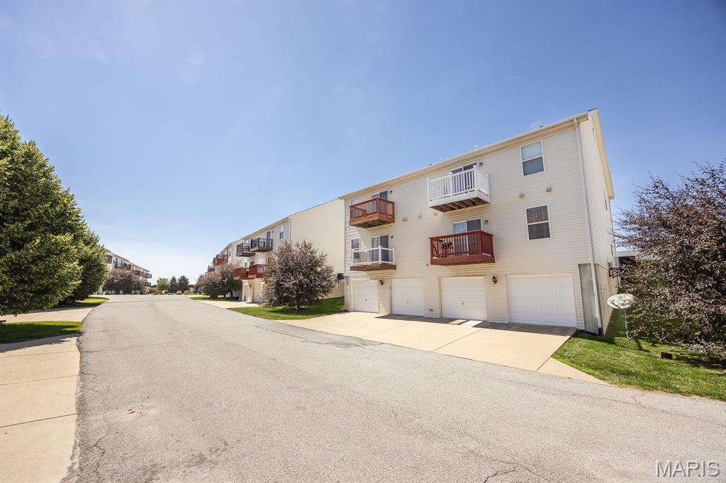Carlyle Lndg/Ftn Place Add Condo - Residential