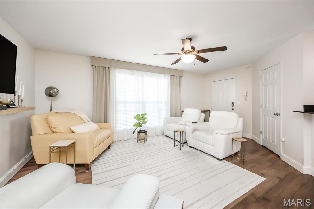 Carlyle Lndg/Ftn Place Add Condo - Residential