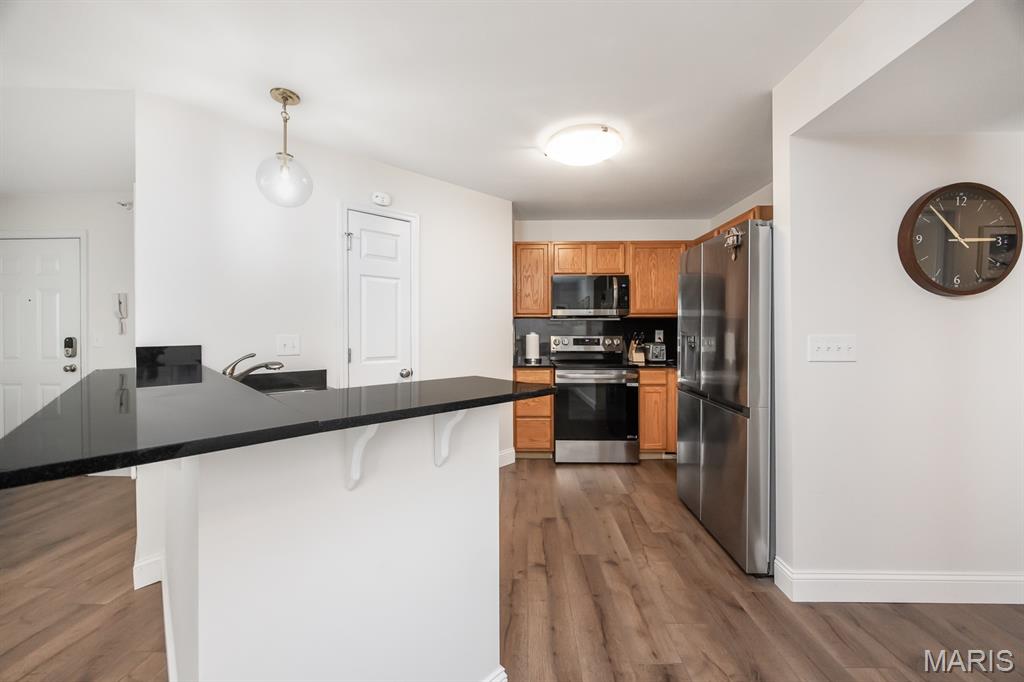 Carlyle Lndg/Ftn Place Add Condo - Residential
