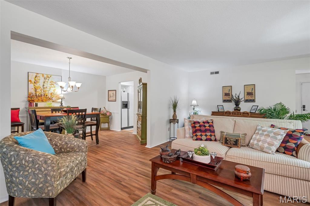 Coeur De Royale Condo Ph 2 1st - Residential