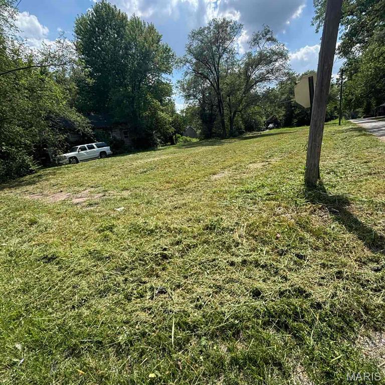 Lot 24 in Block 6 of Rosemont Subdivision, reference being had to the plat thereof recorded in the Recorder's office of St. Clair County, Illinois, in Book of Plats "Q" at page 4, situated in the county of St. Clair and State of Illinois.