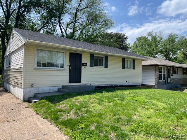 This home is in good condition and ready for you to make it home.  Lots of hard work has been put in this home and the workmanship shows. New appliances and fresh paint throughout. 3 bedrooms with 1 bath and a full basement. Lets not forget the nice back yard.  Shade trees make this one attractive and there is fencing.