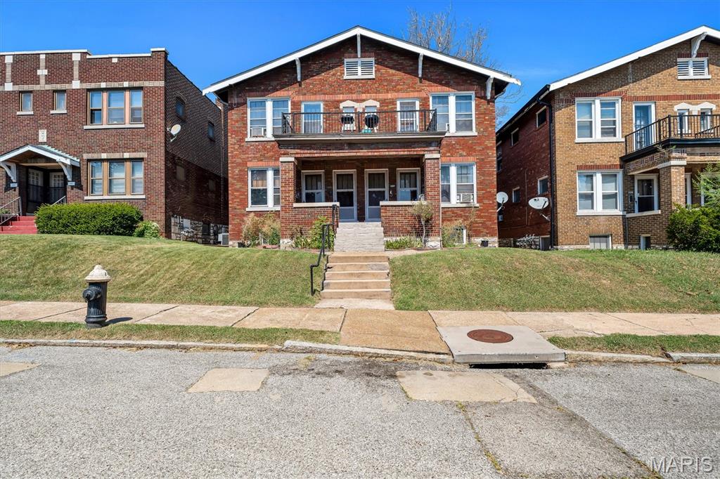 Well-maintained 4-unit investment opportunity in the heart of Princeton Heights. This professionally managed property features a new roof along with updated electrical and plumbing systems, providing a strong foundation for the next owner. Three units are currently under new leases, with one unit on a month-to-month tenancy, offering flexibility for an investor or owner looking to reposition the asset.

Additional upside remains through future rent increases, making this an attractive value-add opportunity in a desirable South St. Louis location. Tenants benefit from off-street parking for up to four vehicles. Conveniently located near neighborhood amenities, major thoroughfares, parks, dining, and shopping.