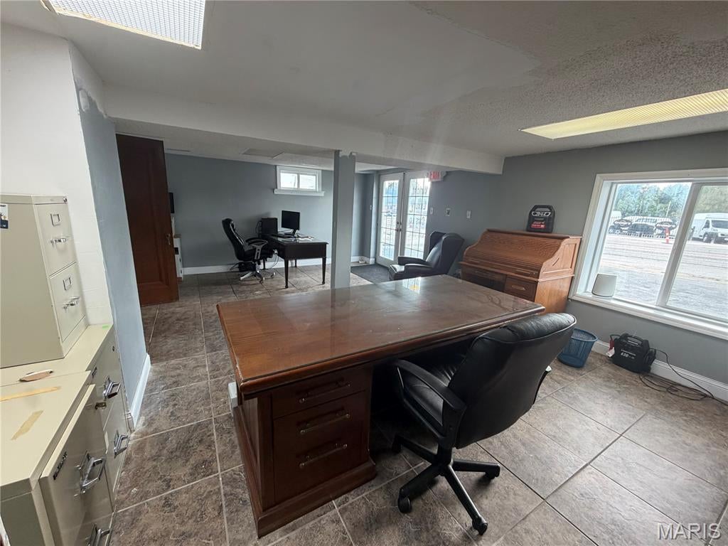 Lucas L Add 01 - Commercial Lease