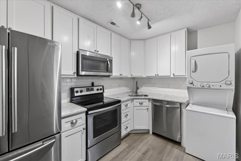 Brentwood Forest Condo Ph Eight - Residential