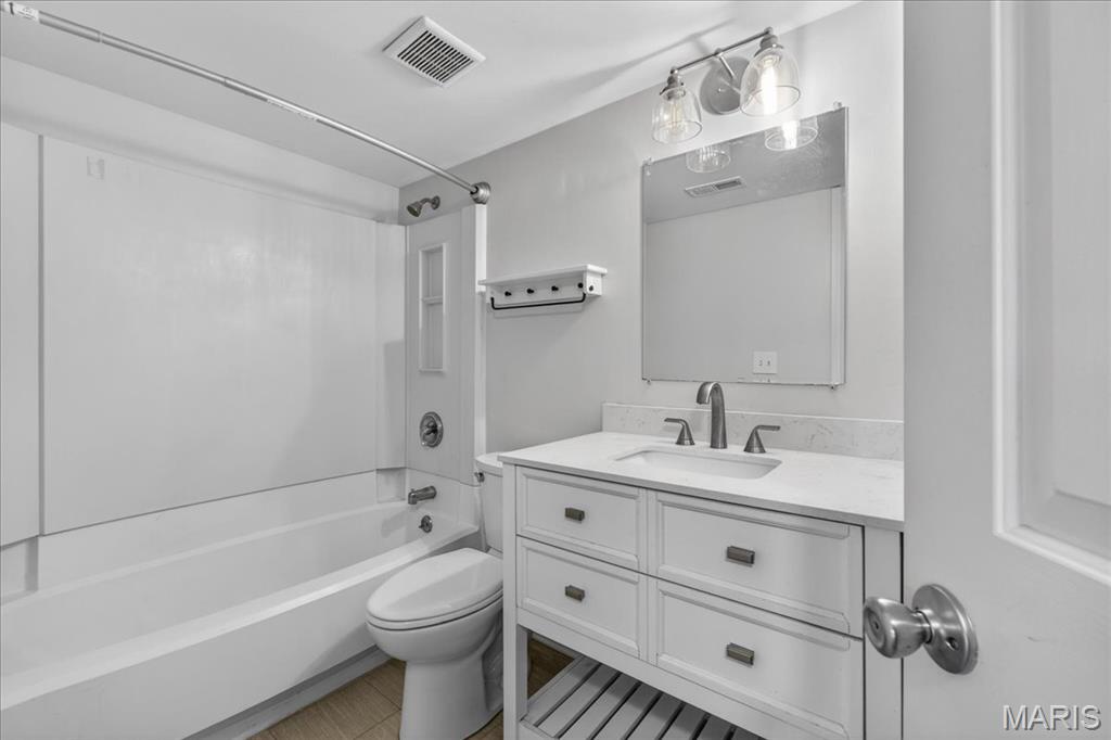 Brentwood Forest Condo Ph Eight - Residential