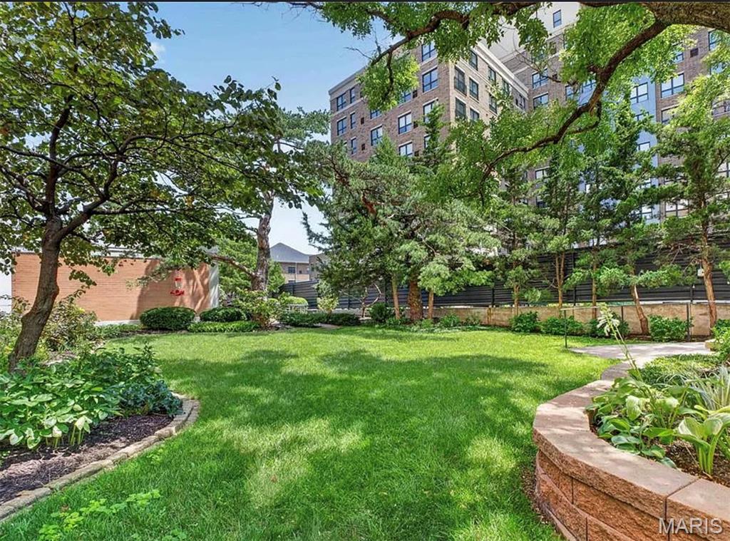 Hanley Towers Apts Condo - Residential