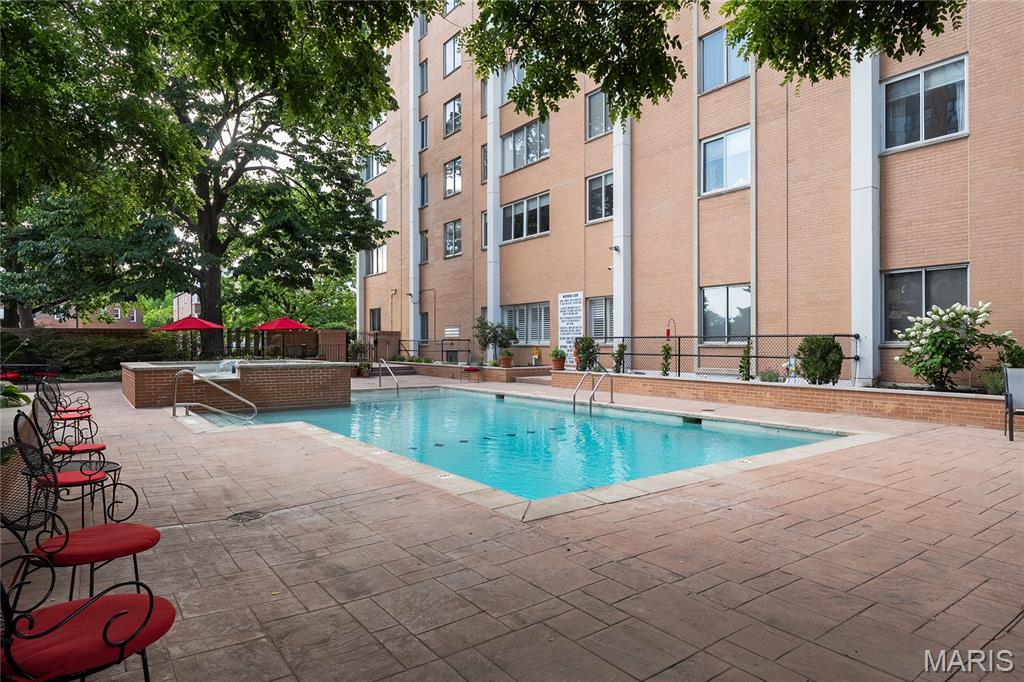 Hanley Towers Apts Condo - Residential