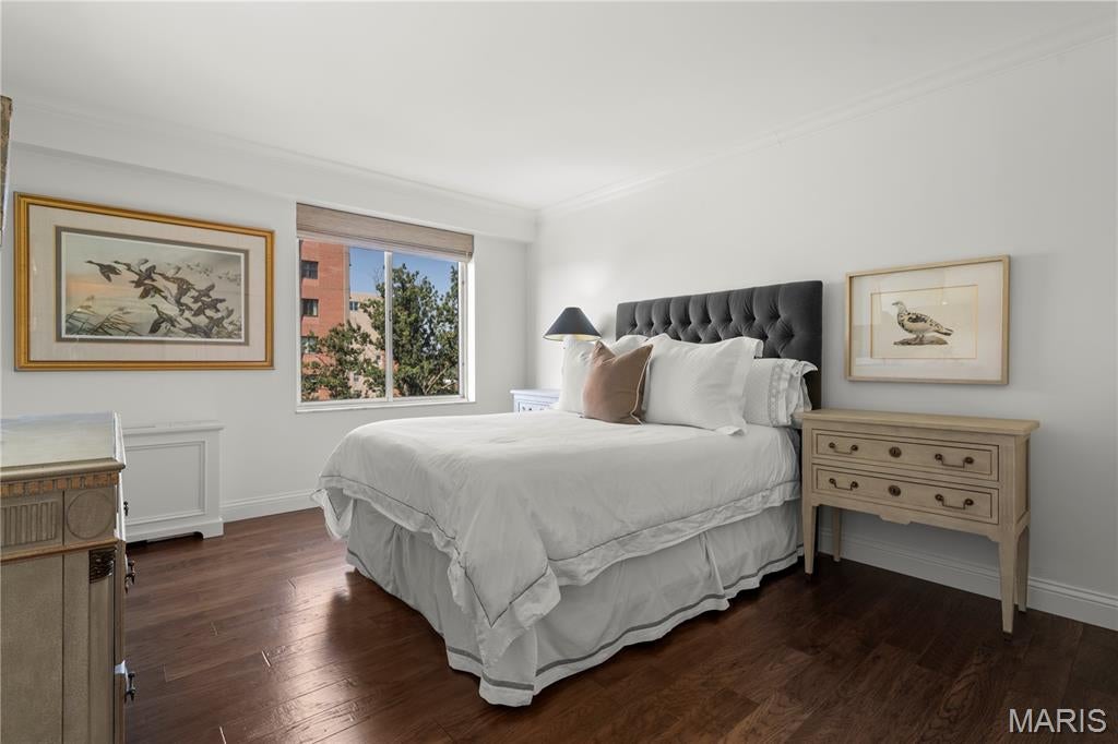 Hanley Towers Apts Condo - Residential
