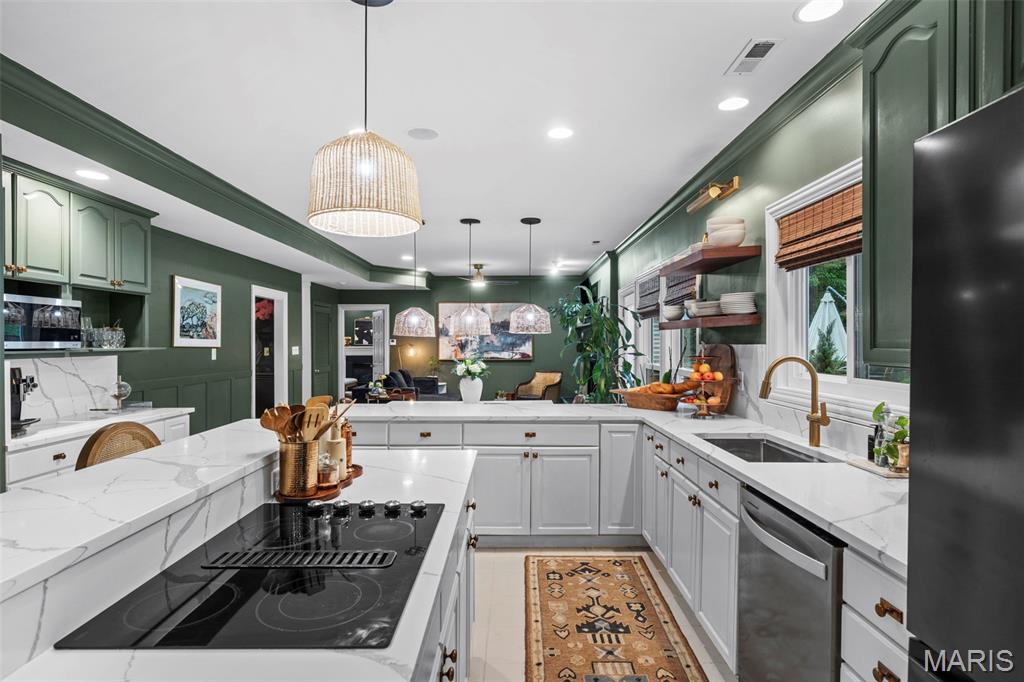 Town & Country Manor - Residential