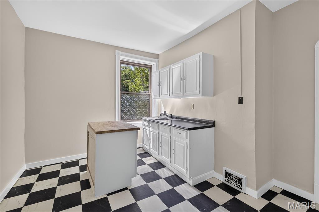 Nicholson Place Add - Residential Income